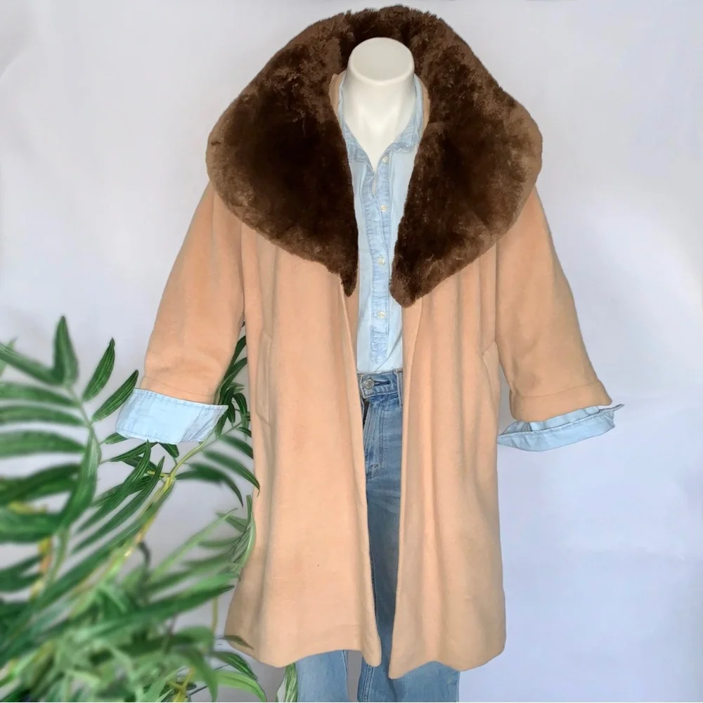 v i n t a g e :: Glamorous Soft Luxe Wool Thick Fur Collar Coat - Picture 15 of 16
